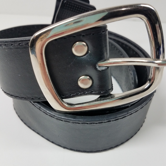Black Genuine Leather Belt - Picture 2 of 9